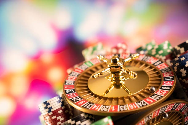 penidabet toto app showing live-dealer roulette table with multilingual chat and table limits